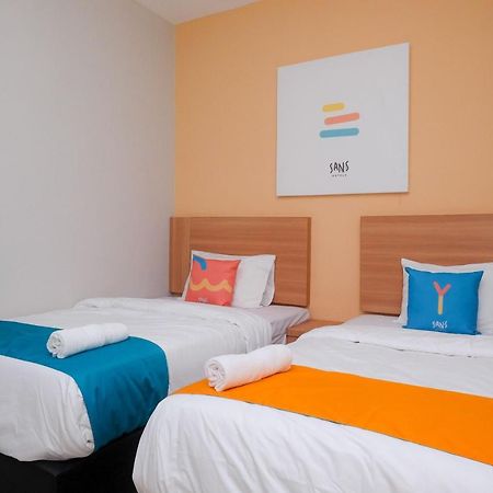 Sans Hotel Tiga Putri Semarang By Reddoorz Екстер'єр фото
