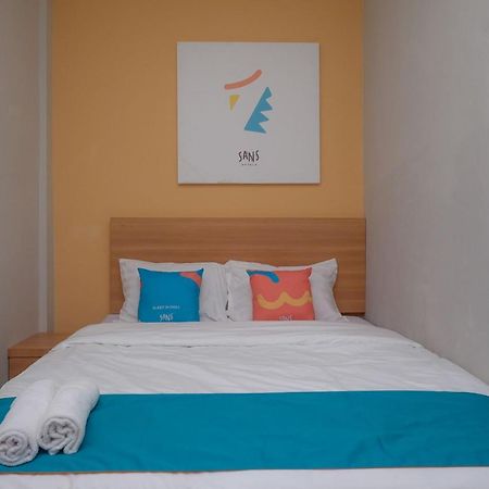 Sans Hotel Tiga Putri Semarang By Reddoorz Екстер'єр фото