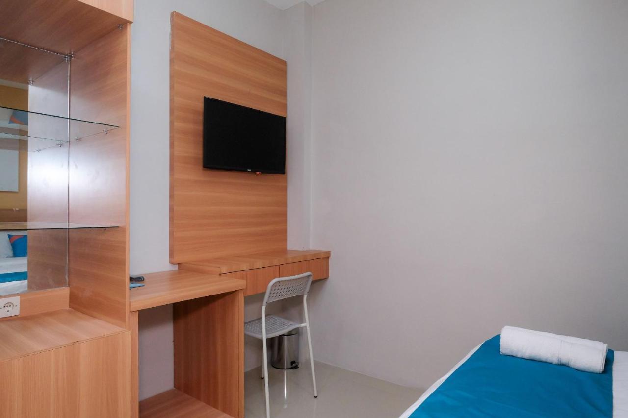 Sans Hotel Tiga Putri Semarang By Reddoorz Екстер'єр фото