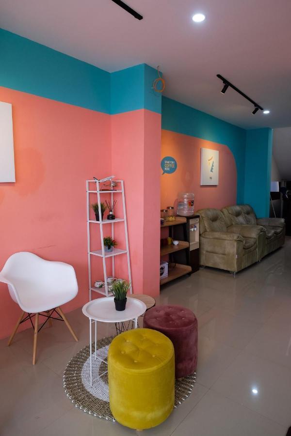 Sans Hotel Tiga Putri Semarang By Reddoorz Екстер'єр фото